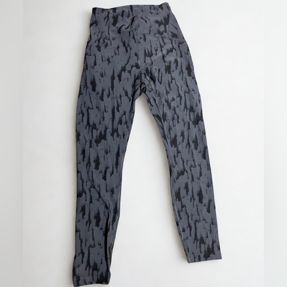 Lululemon InStill High-Rise Tight Activewear Leggings 25” Size 4 - Picture 4 of 9